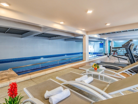 Enjoy a Refreshing Summer Stay at Cherry Airport – A Hotel with a Swimming Pool Near Tan Son Nhat Airport