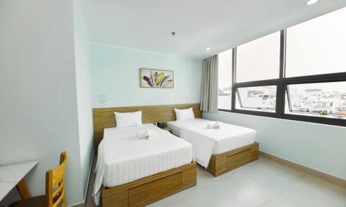 Deluxe Twin Room with Window and Kitchen